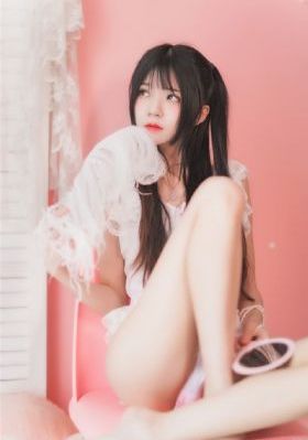 学生面前的女教师_4K电影完整版